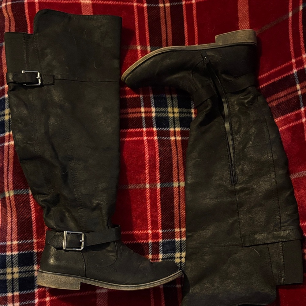Black Knee-High Women's Boots